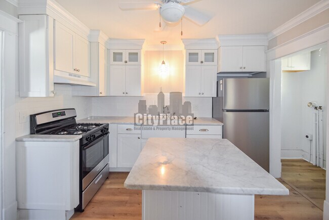 Building Photo - 2012 Olive St