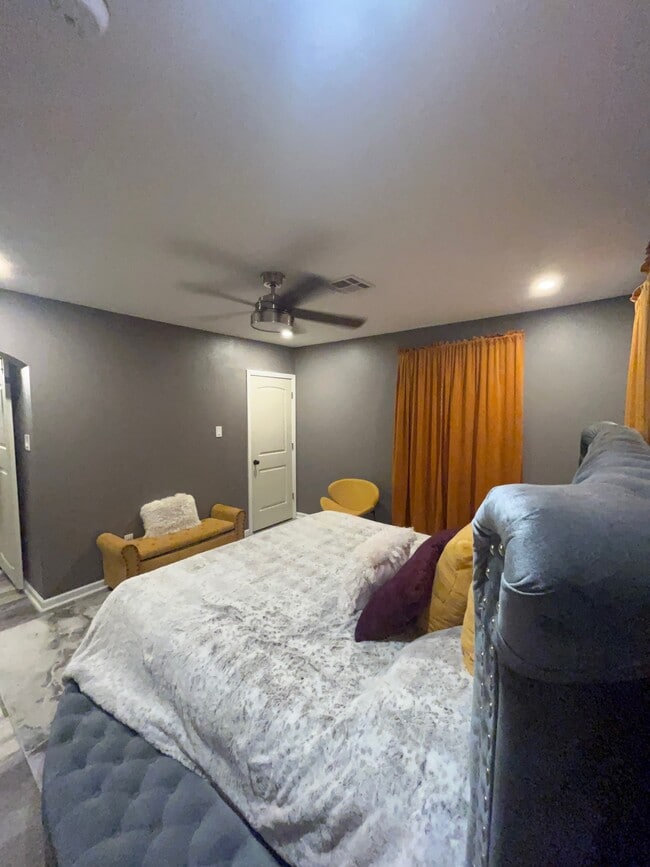 Building Photo - 1610 14th St