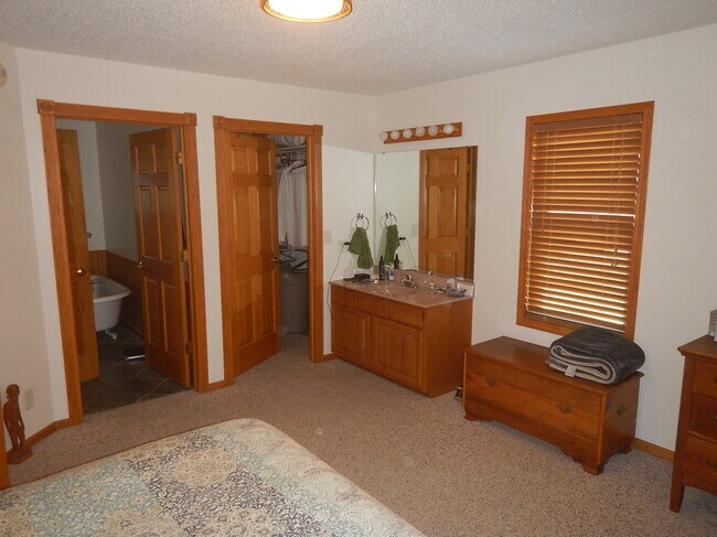 Building Photo - 35270 W Walker Rd