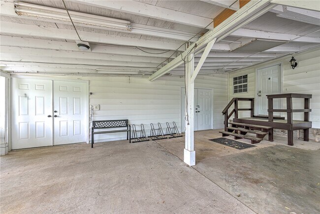 Building Photo - 801 NW C St