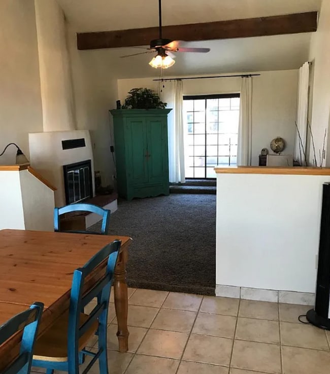 Building Photo - Spacious single family home in Bakersfield - Schedule your tour now!