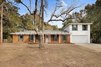 Building Photo - Fully Renovated 5-Bedroom Home with Modern...