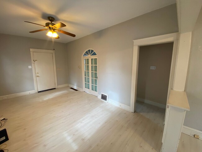 Building Photo - Bright & Spacious 2 bedroom Home