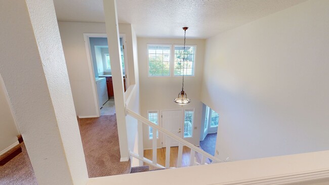 Building Photo - Prime Mountain Park Location! Minutes to D...