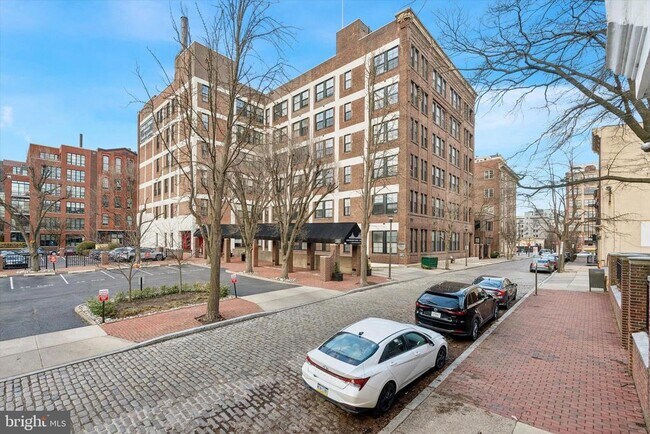 Building Photo - 315 New St