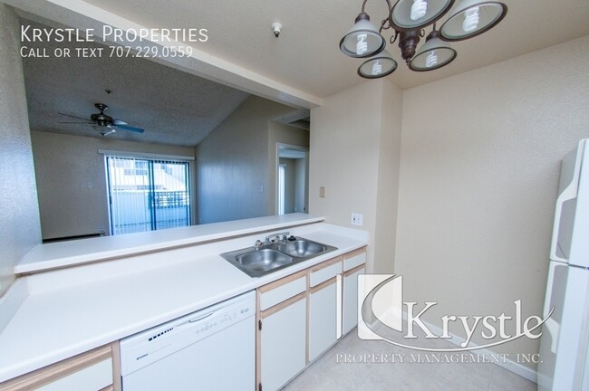 Building Photo - Beautiful condo at Glen Cove Landing. Near...