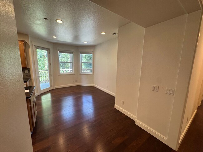 Building Photo - Beautiful Home in Felton