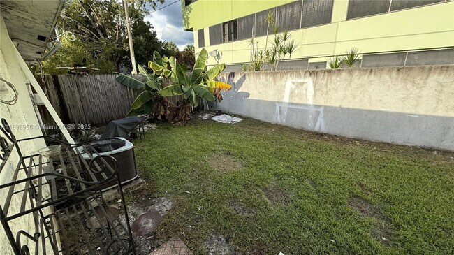 Building Photo - 3651 SW 60th Terrace