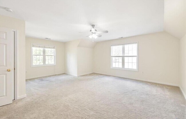 Building Photo - 5 Bedroom, 2.5 Bath Home in St. James Woods  ** Available for showings 3/25/2026 **