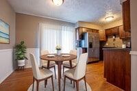 Building Photo - Split Entry 3 Bedroom / 1.5 Bath Home