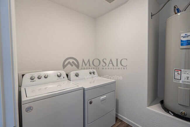 Building Photo - 1445 Jaycie Dr