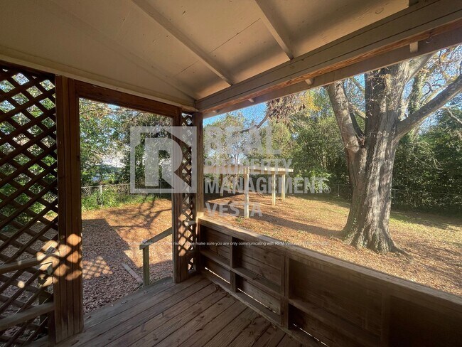 Building Photo - 110 W Ridge Cir