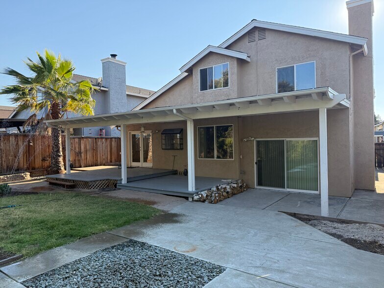 Building Photo - 2847 Honeysuckle Cir