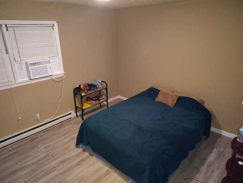 Building Photo - 3362-3362 Normandy Park Rd