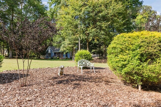 Building Photo - 100 Aurora Ln