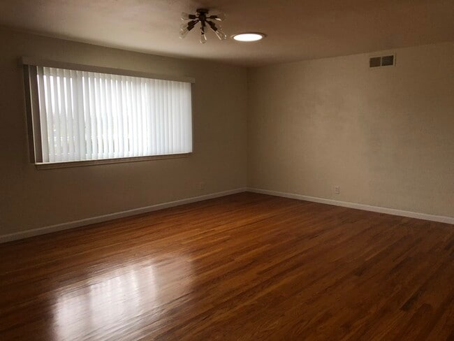 Building Photo - 9610 Sheldon Rd