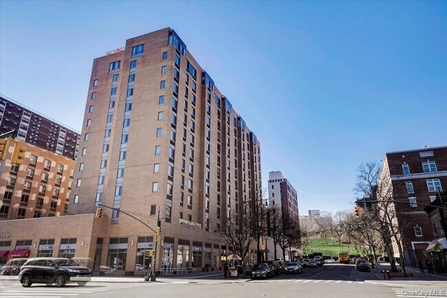 Building Photo - 300 W 135th St