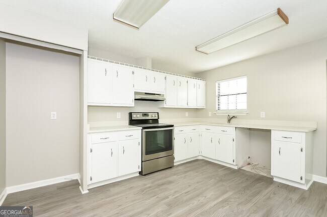 Building Photo - 1565 Island Way
