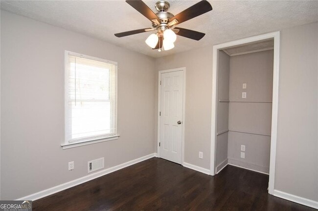 Building Photo - 86 Regency Way SE