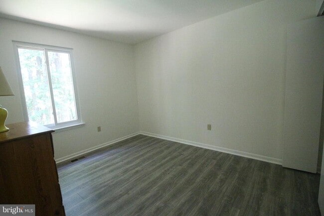 Building Photo - 7843 Briardale Terrace