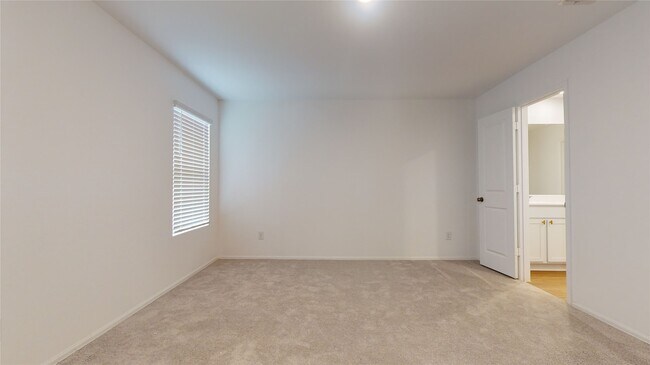 Building Photo - 27014 Breakaway Ln