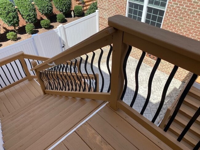 Building Photo - 5329 Center St