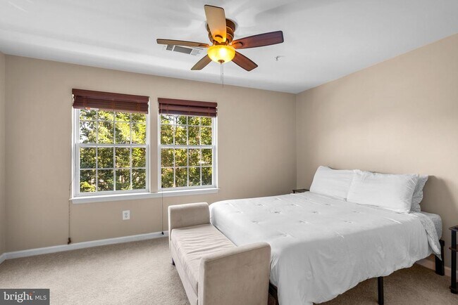 Building Photo - 2940 Huntington Grove Square
