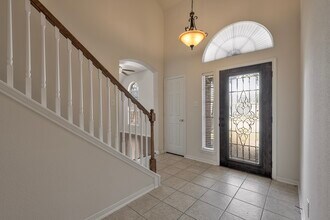 Building Photo - 2107 Auburn Vale St