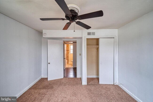 Building Photo - 2115 Suitland Terrace SE