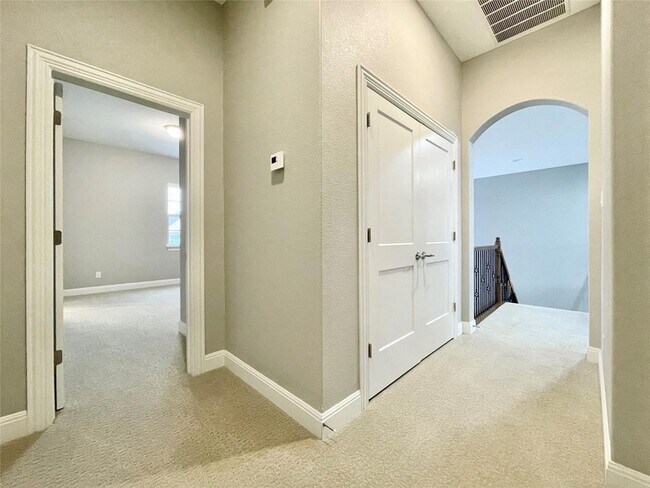 Building Photo - 3809 Mineral Dr