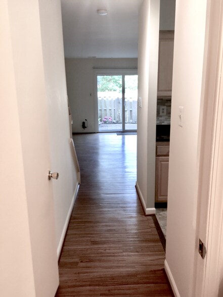 Building Photo - 1824 Bronzegate Blvd