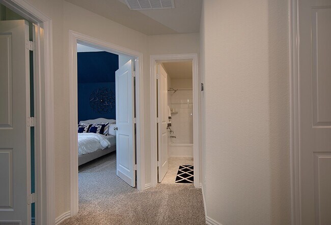 Building Photo - 215 Moon Dance Ct