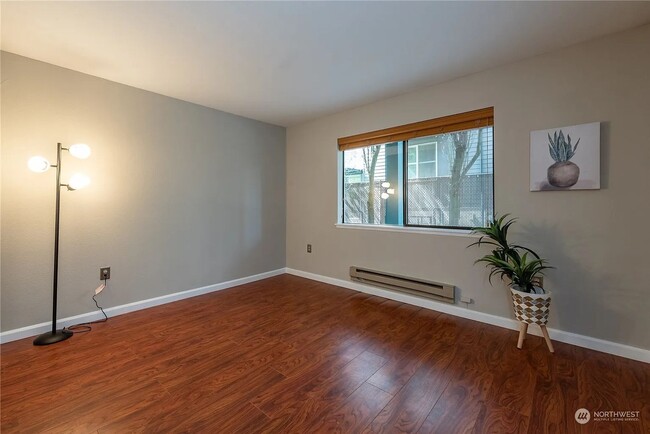 Building Photo - 6-Month Initial Lease Term! 2BR/1.75BA WS ...