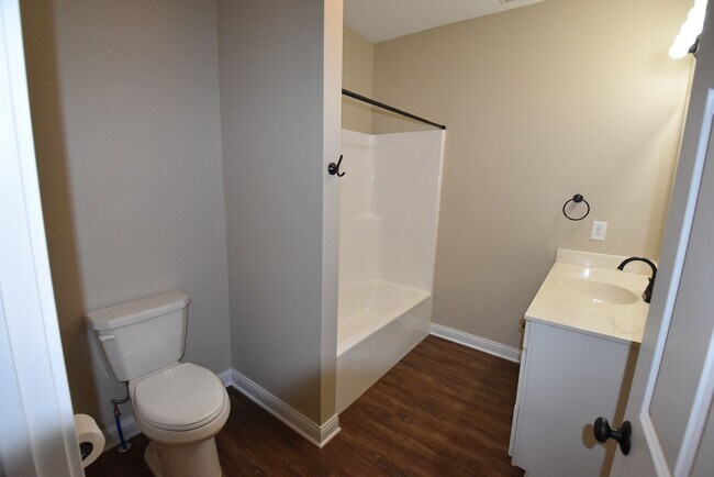 Building Photo - Harrison 315-319