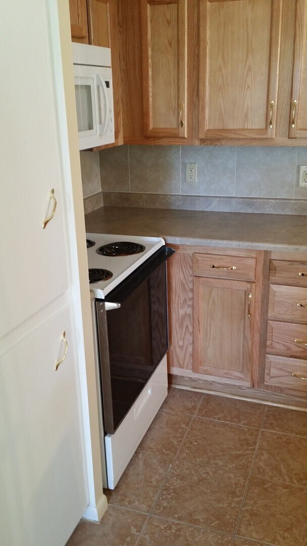 Building Photo - Duplex