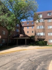 Building Photo - 220 S Roselle Rd