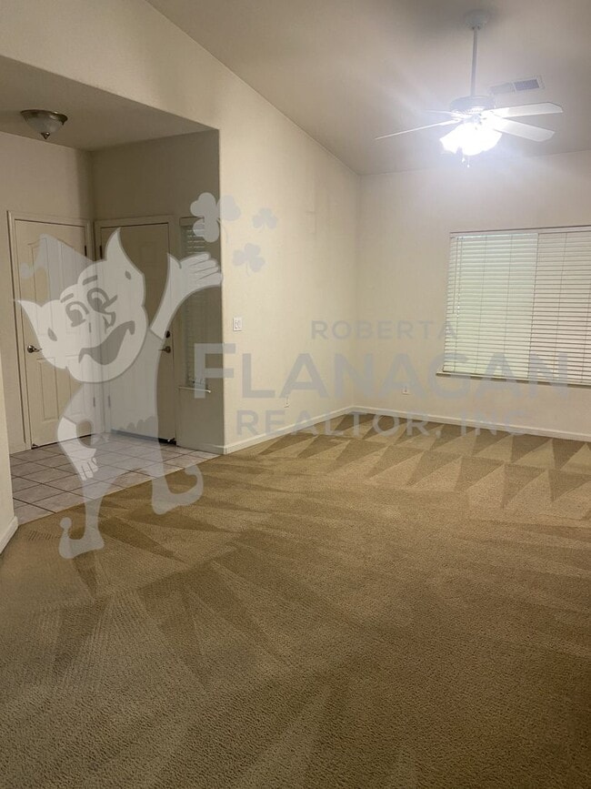 Building Photo - 3 bedroom/2 bathroom home