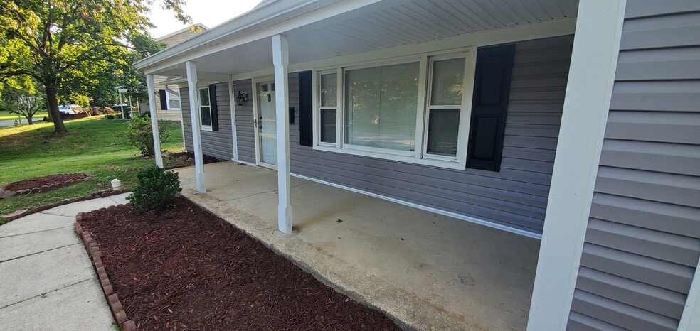 Primary Photo - 12316 Rambling Ln