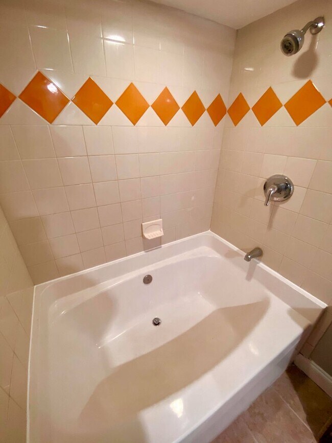 Building Photo - Charming 3BR/2BA Townhome in Stonewood, MD!