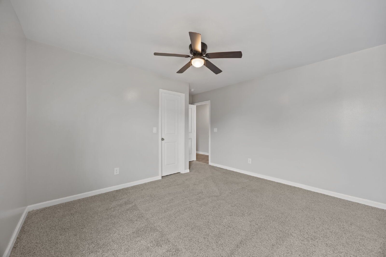 Building Photo - 4500 Sandstone Dr