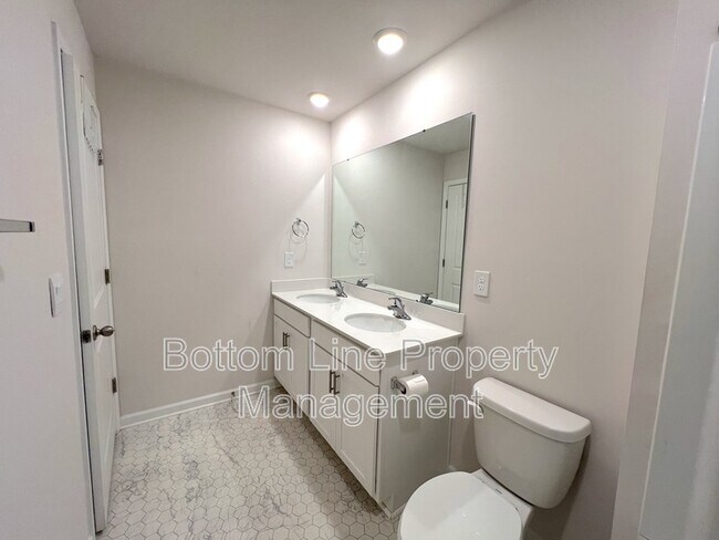 Building Photo - 1603 Blue Velvet Ln