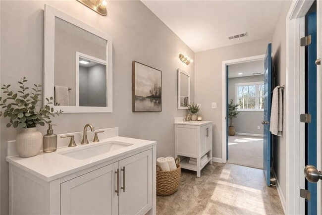 Building Photo - 450 Oliver Ridge Dr