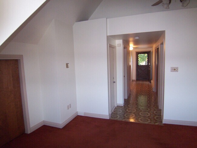 Building Photo - 539 E 10th Ave