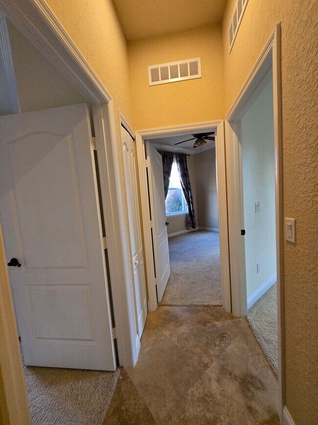 Building Photo - 5/3.5 Willow Oak Plantation