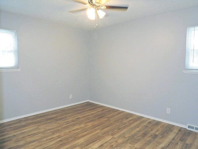 Building Photo - Enchanting 3 Bed - 1 Bath Ranch for Rent i...