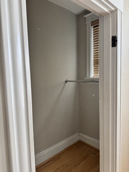 Building Photo - 5145 Shaw Ave