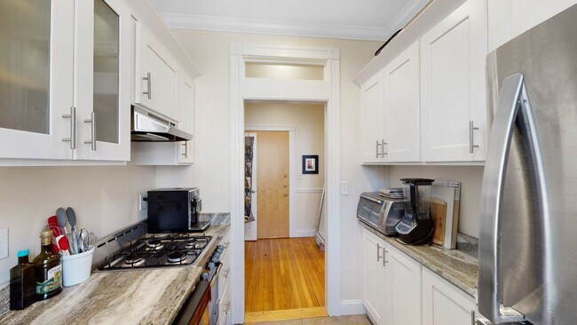 Building Photo - Cozy Allston 1 Bed
