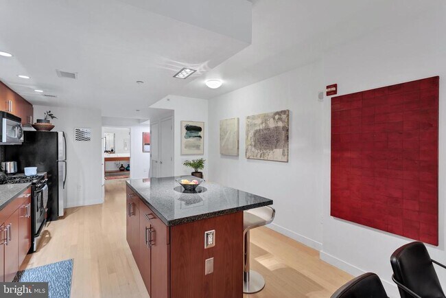 Building Photo - 912 F St NW