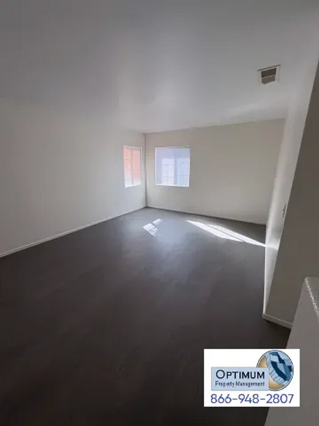 Building Photo - Spacious 5-Bedroom, 3-Bathroom Home with Loft in Victorville