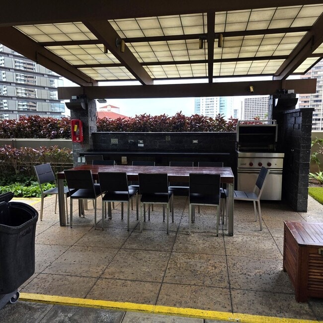 Building Photo - Capital Place One Bedroom Condo